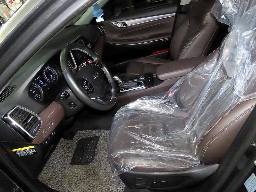 HYUNDAI Grandeur - Vista 6