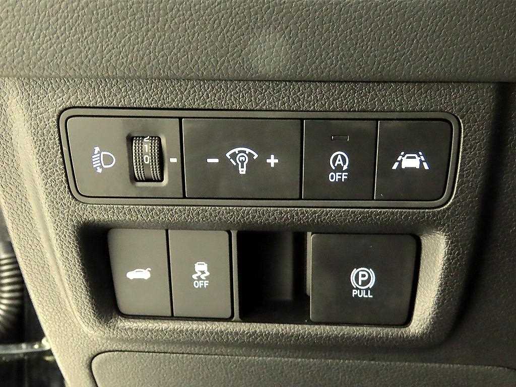 HYUNDAI Sonata - Vista 12