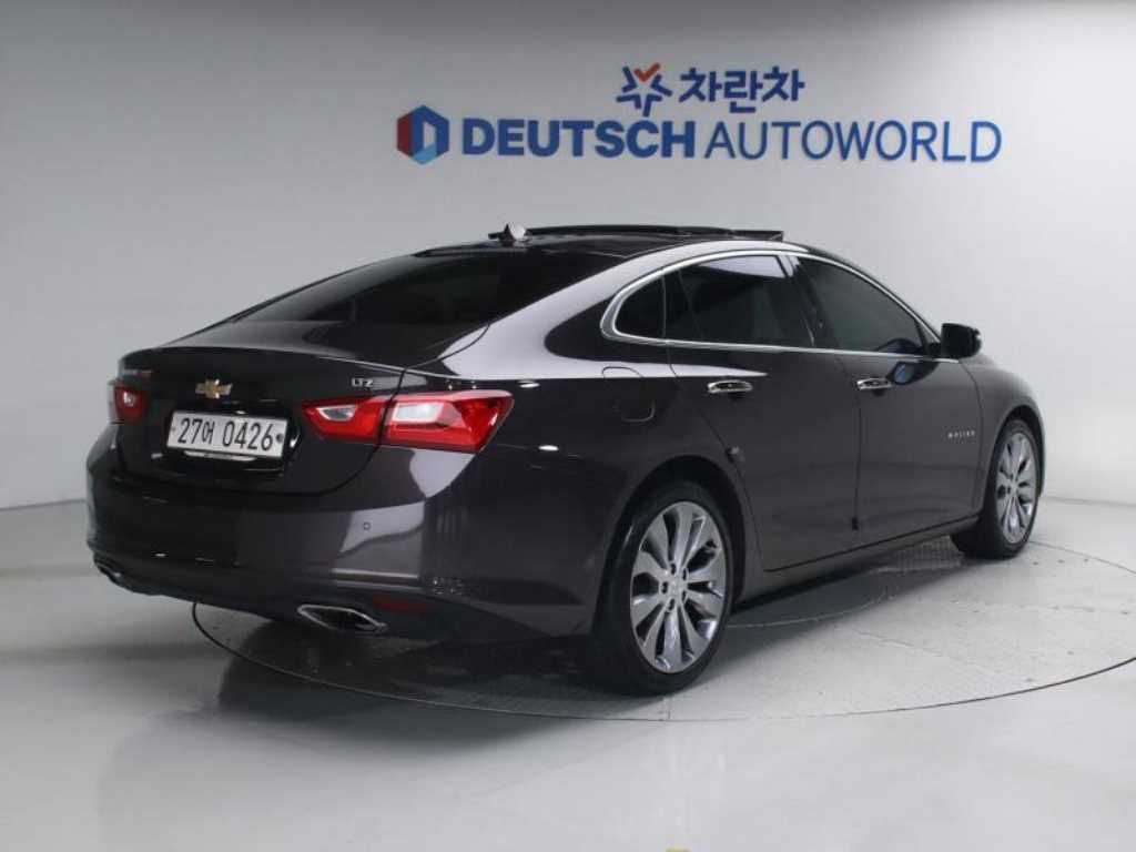 Chevrolet Malibu - Vista 3