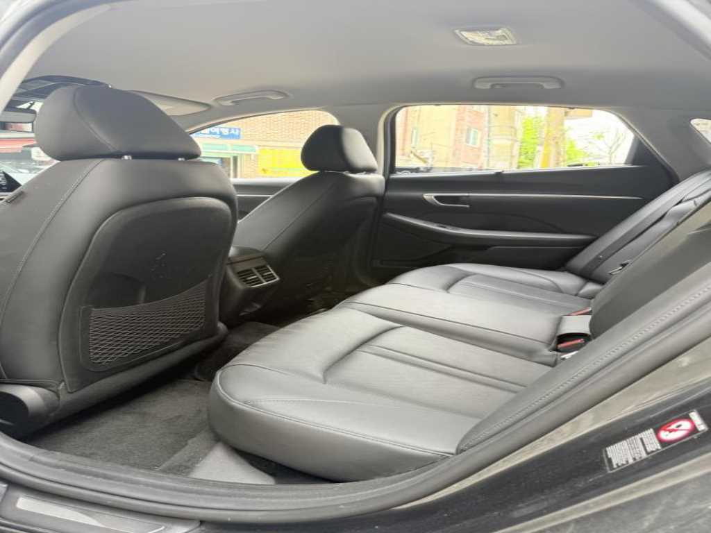 HYUNDAI Sonata - Vista 3