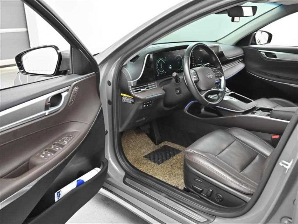 HYUNDAI Grandeur - Vista 11