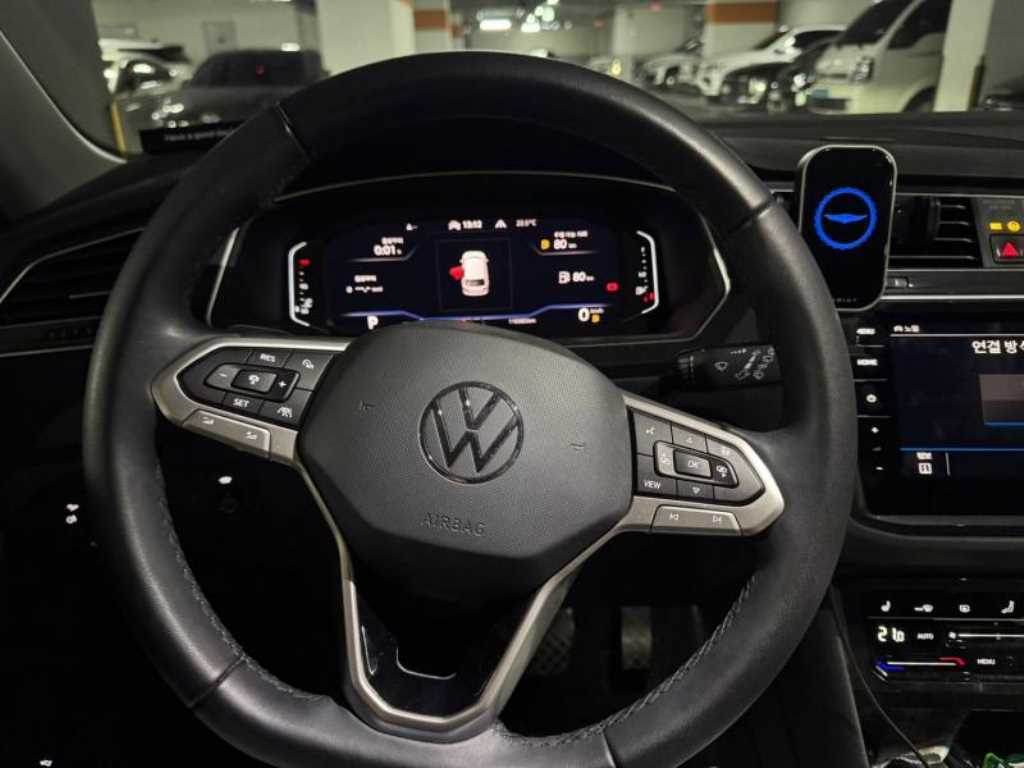 Volkswagen Tiguan - Vista 5