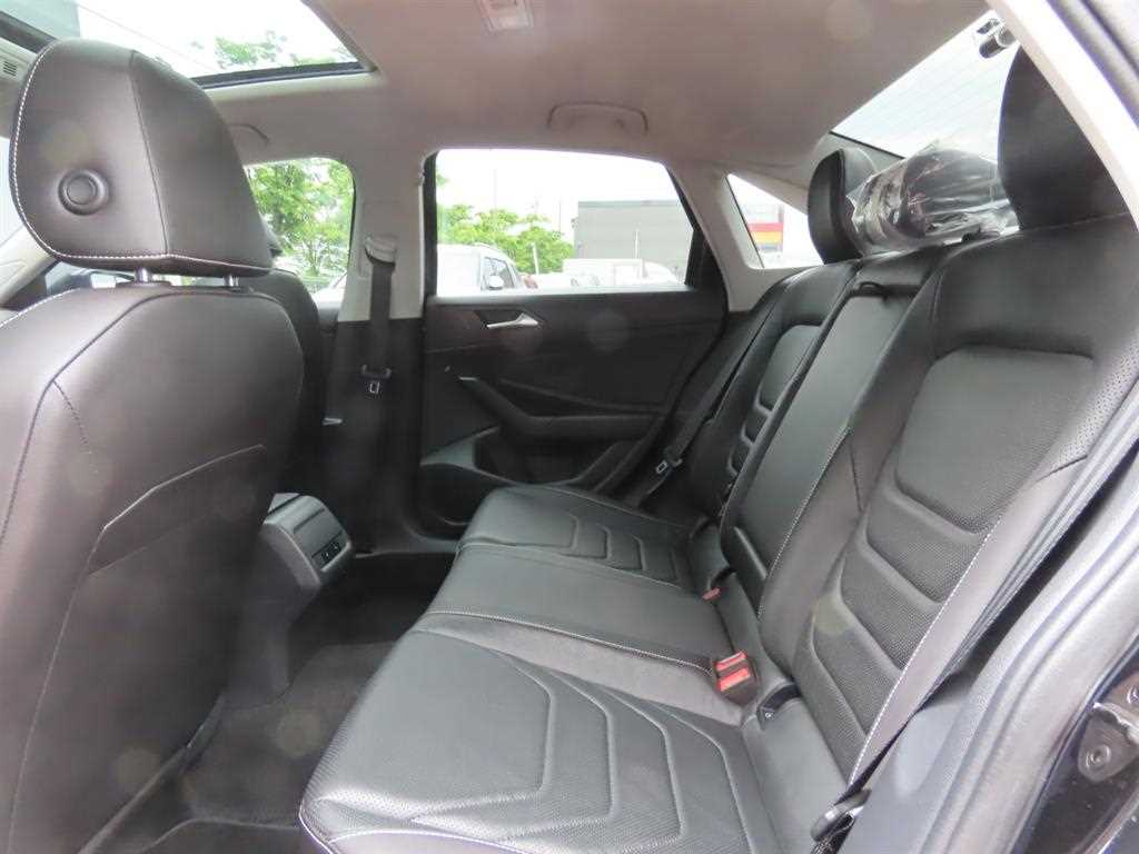 Volkswagen Jetta - Vista 6