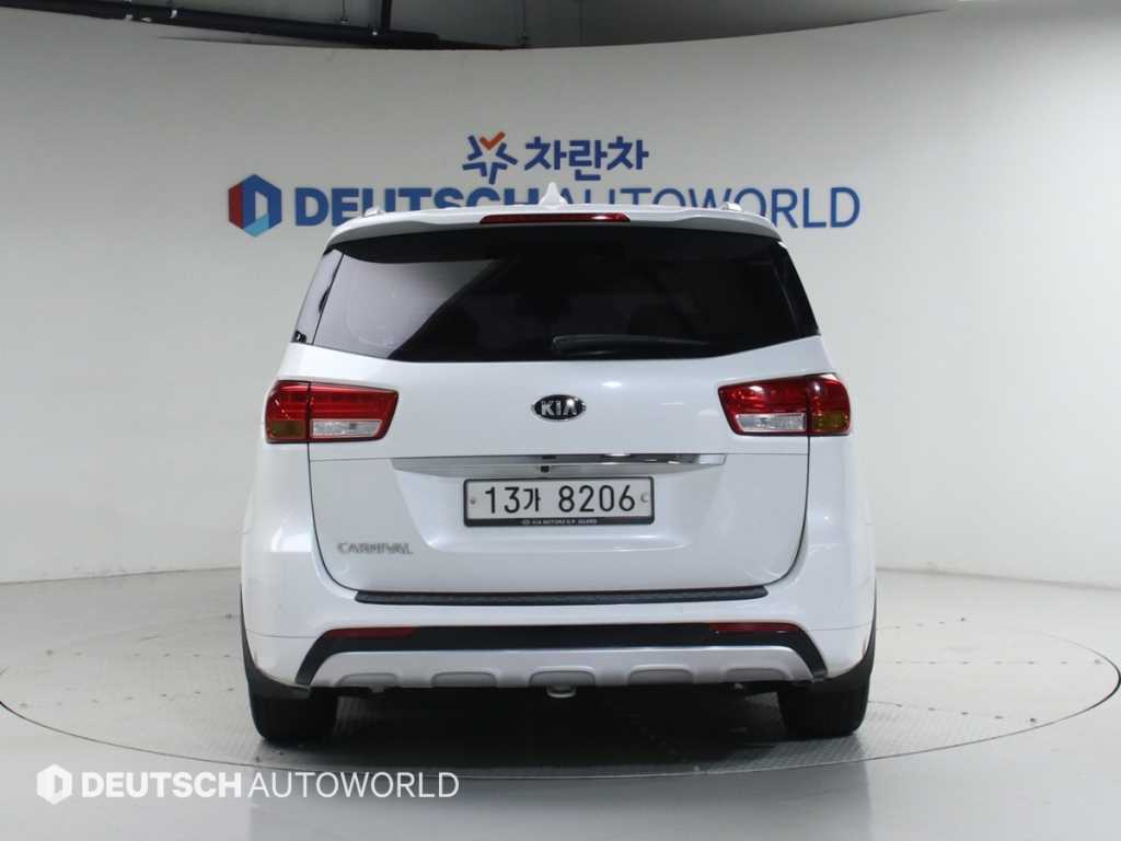 KIA Carnival - Vista 4