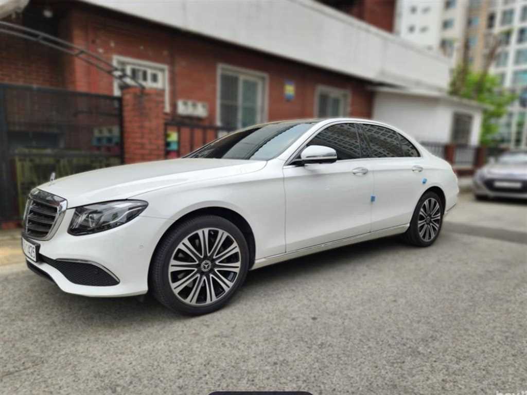 Mercedes Benz E class - Vista 2