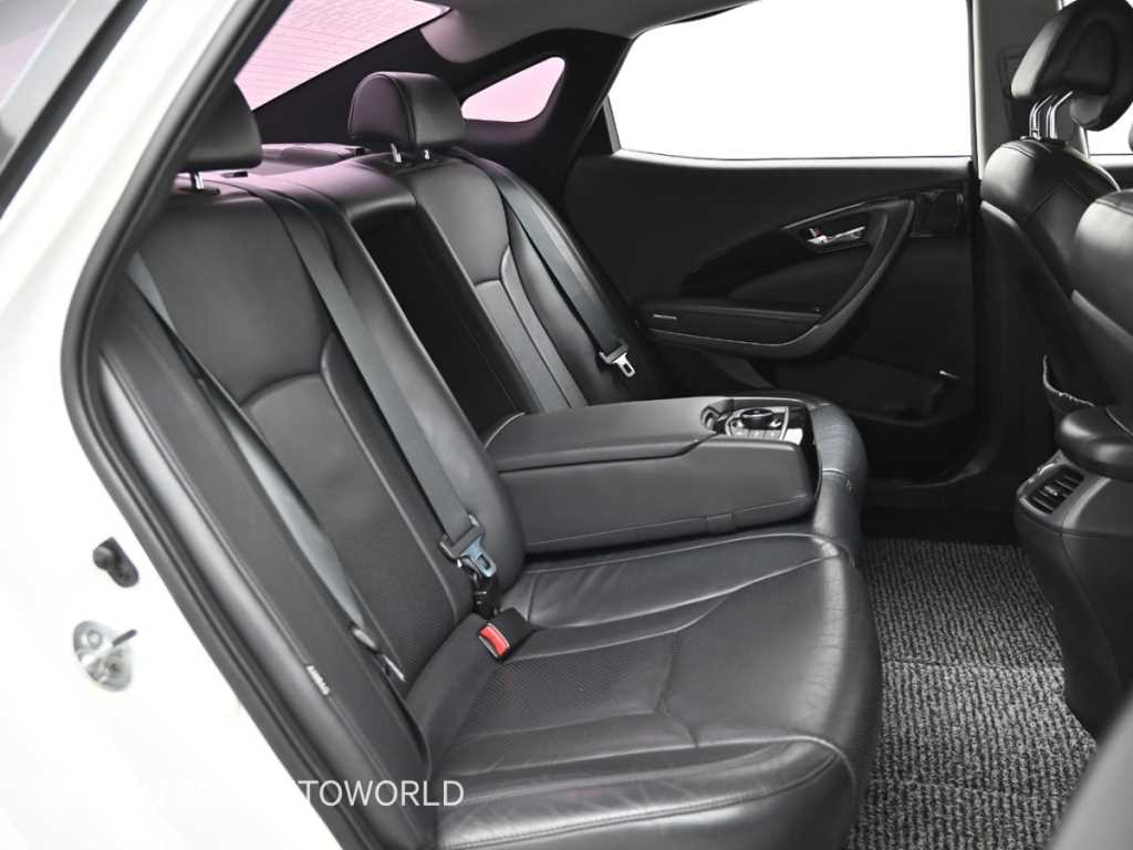HYUNDAI Grandeur - Vista 12