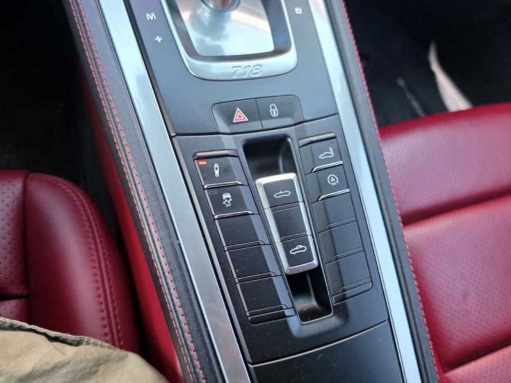 Porsche 718 - Vista 7