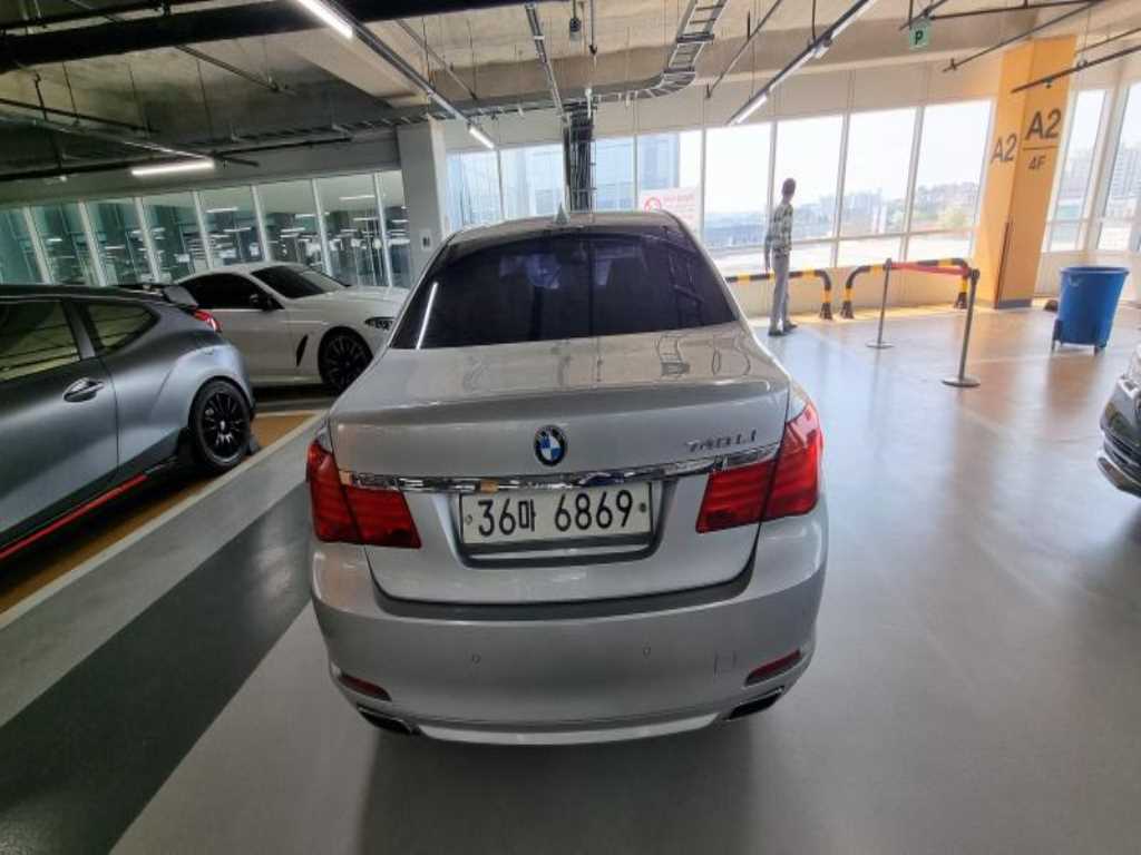 BMW 7 Series - Vista 4