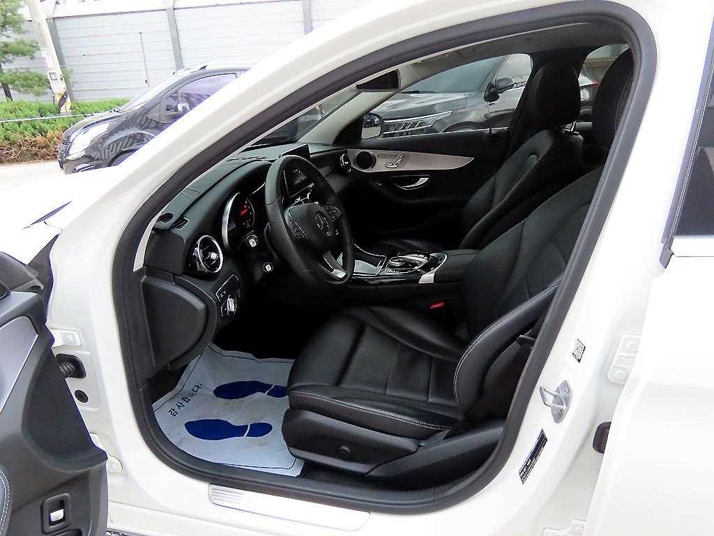 Mercedes Benz C Class - Vista 5