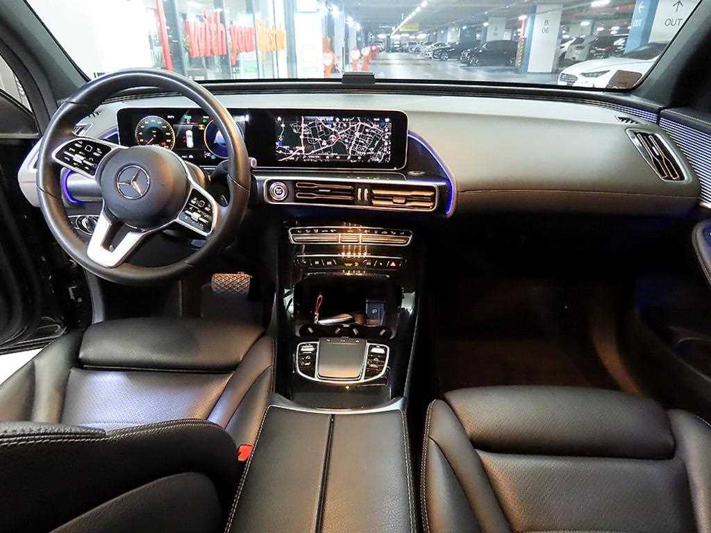 Mercedes Benz EQC - Vista 10