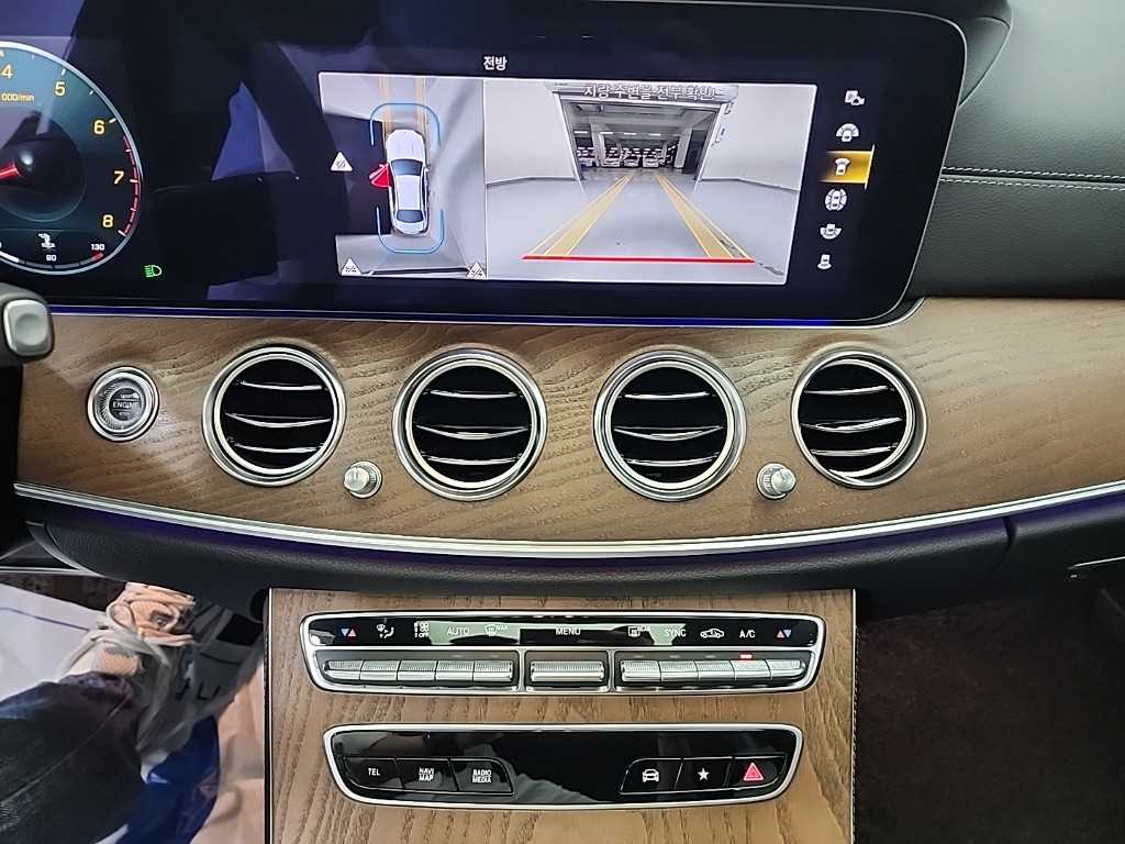 Mercedes Benz E class - Vista 10
