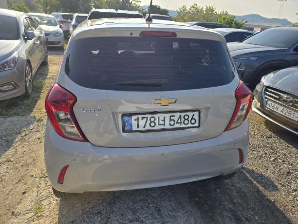 Chevrolet Spark - Vista 5