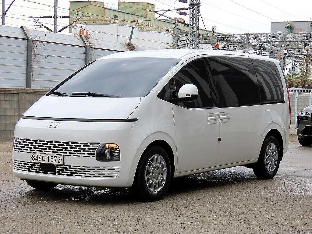 HYUNDAI Staria - Vista 2