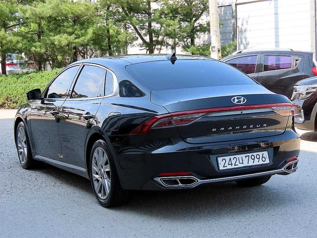 HYUNDAI Grandeur - Vista 3