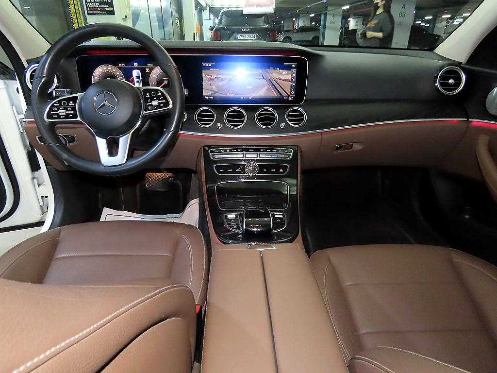 Mercedes Benz E class - Vista 10