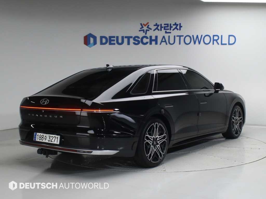 HYUNDAI Grandeur - Vista 2