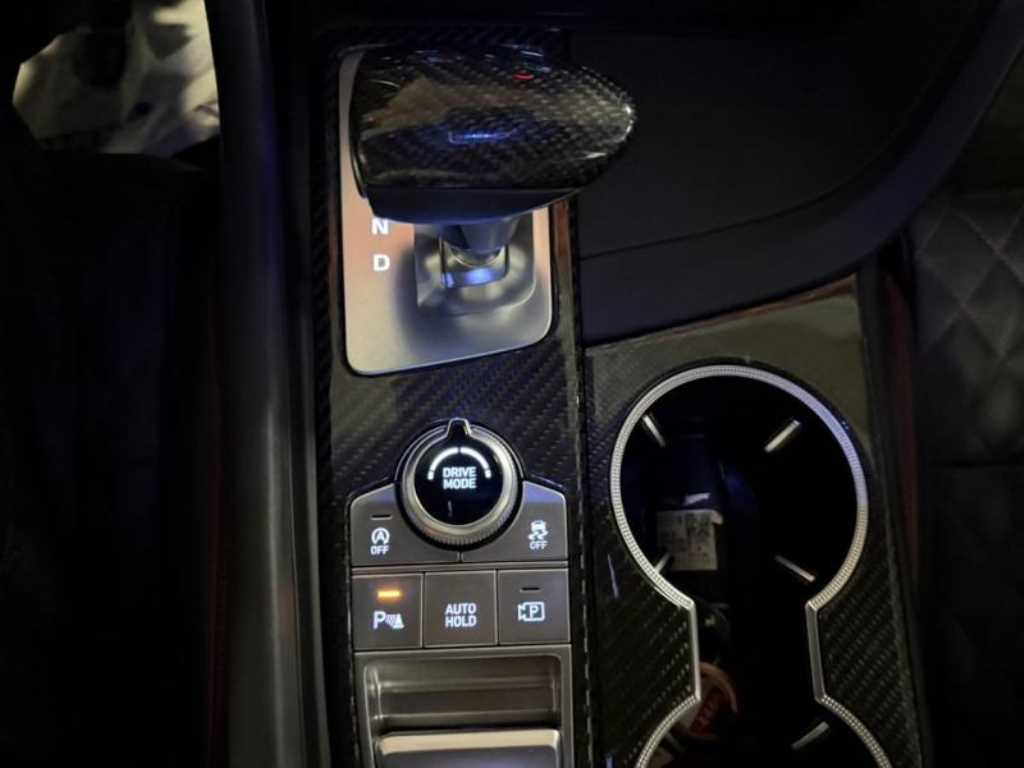 Genesis G70 - Vista 12