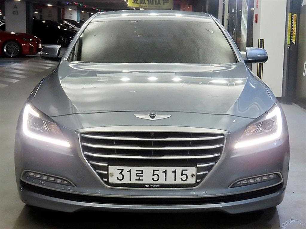 HYUNDAI Genesis - Vista 2