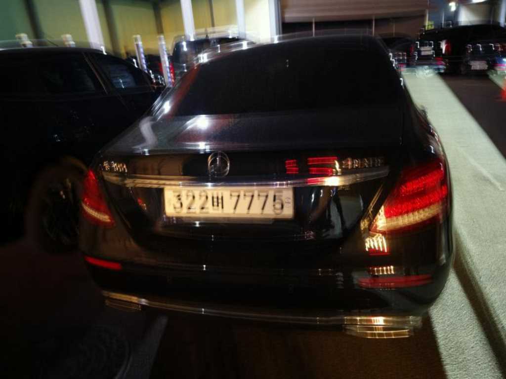 Mercedes Benz E class 2020 Negro - Importación desde Corea - HF Imports Iquique - Foto 1