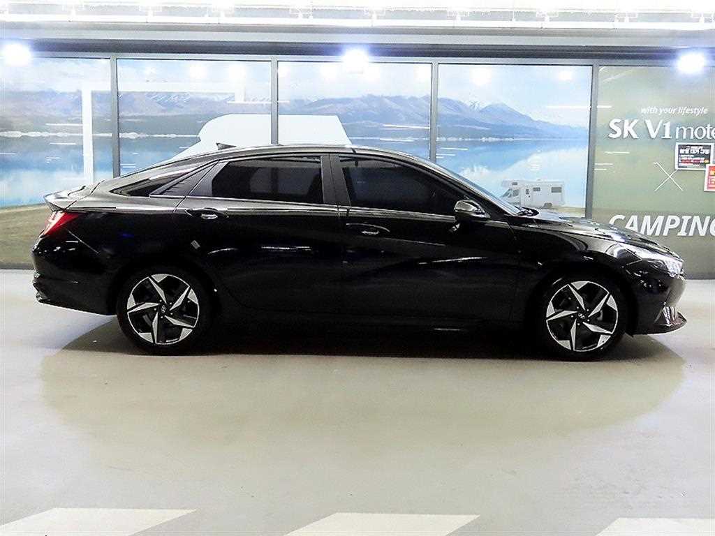 HYUNDAI Avante - Vista 3