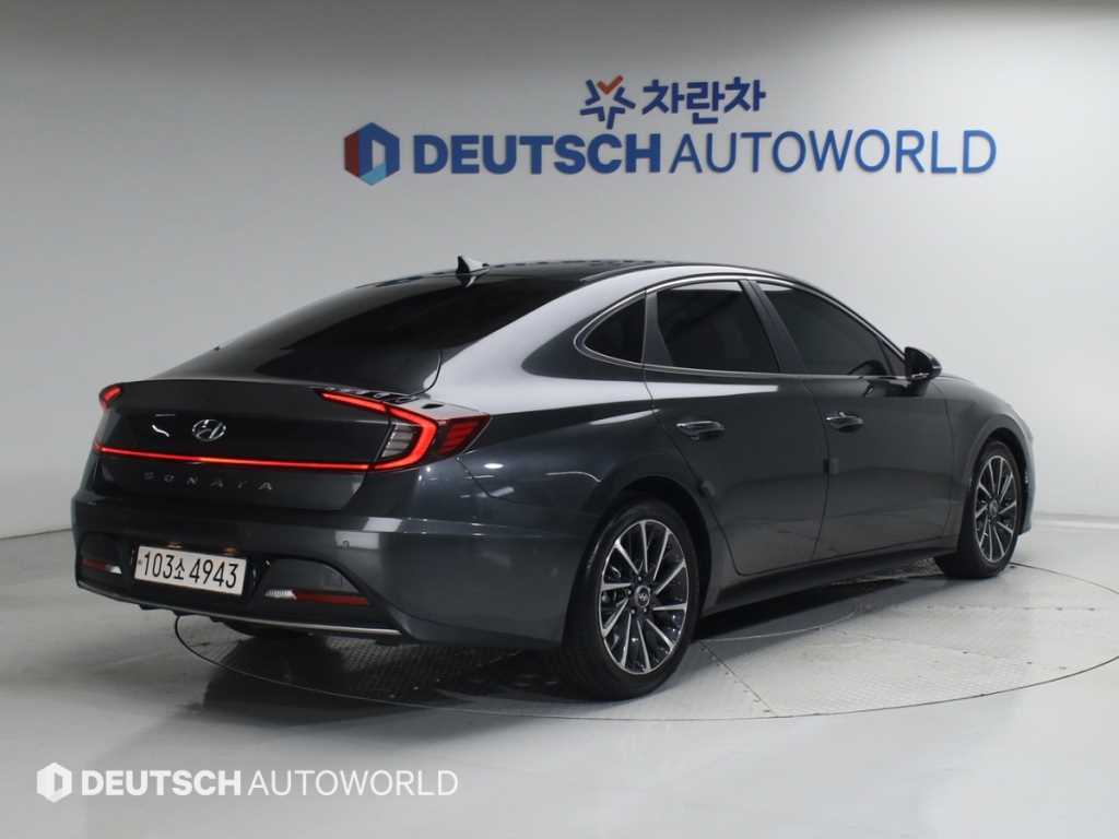 HYUNDAI Sonata - Vista 4