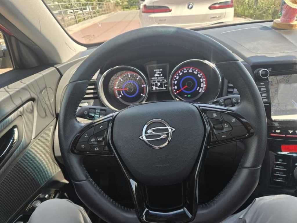 Ssangyong Tivoli - Vista 11