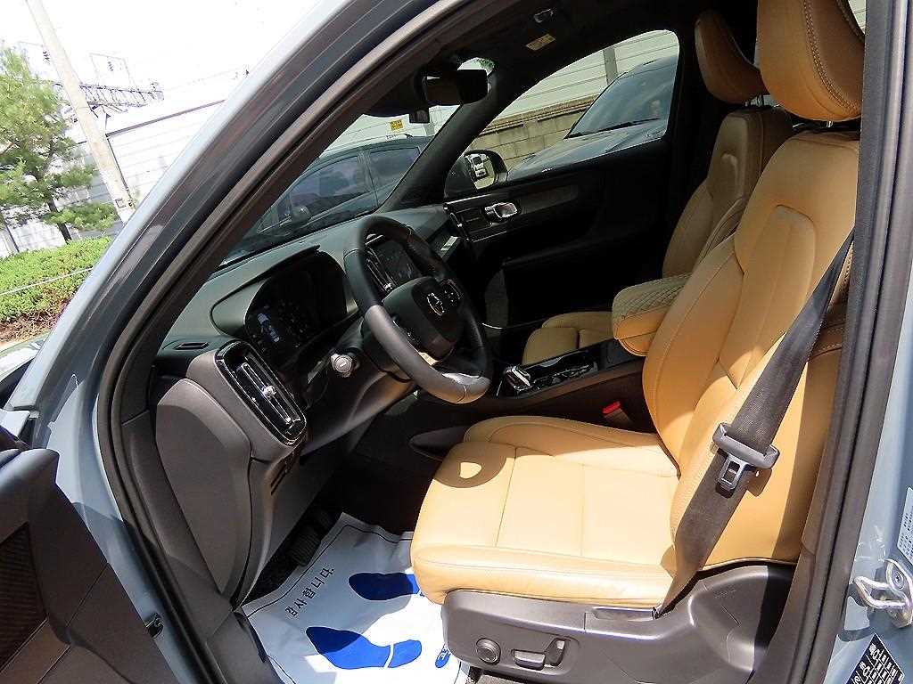 Volvo XC40 - Vista 5