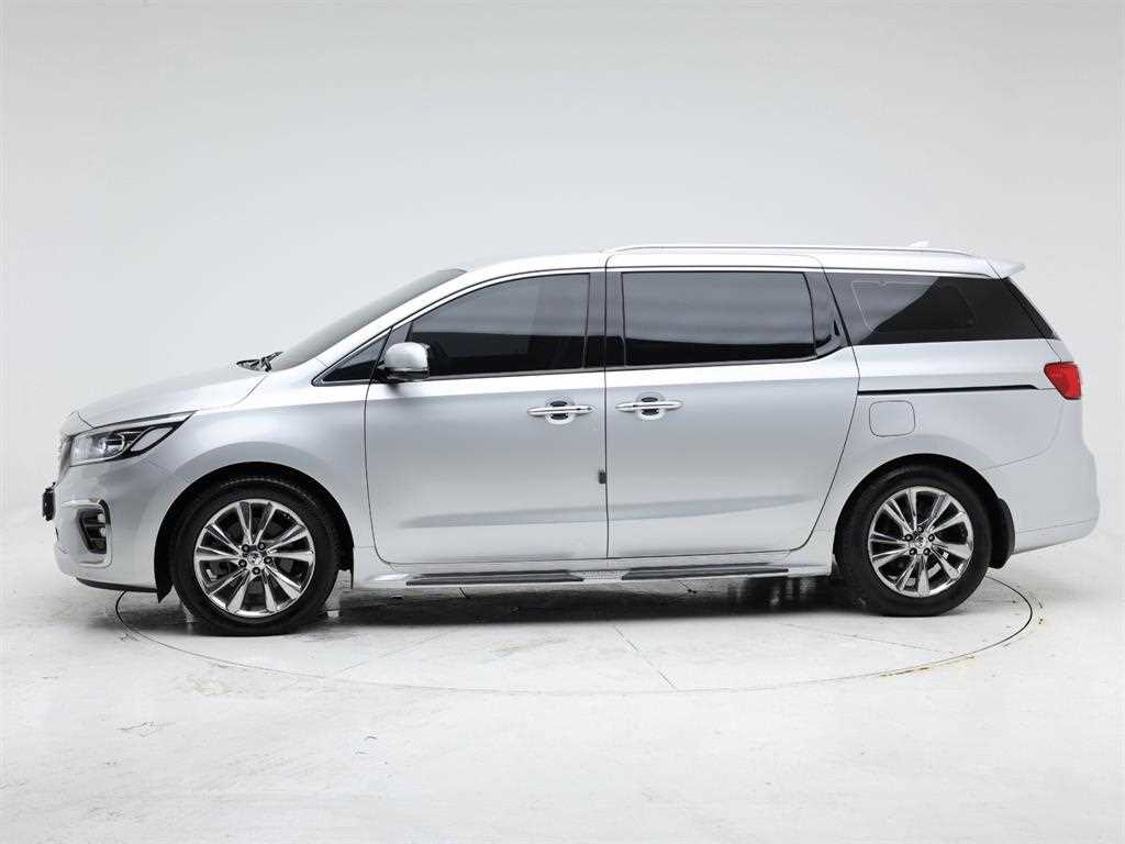 KIA Carnival - Vista 3
