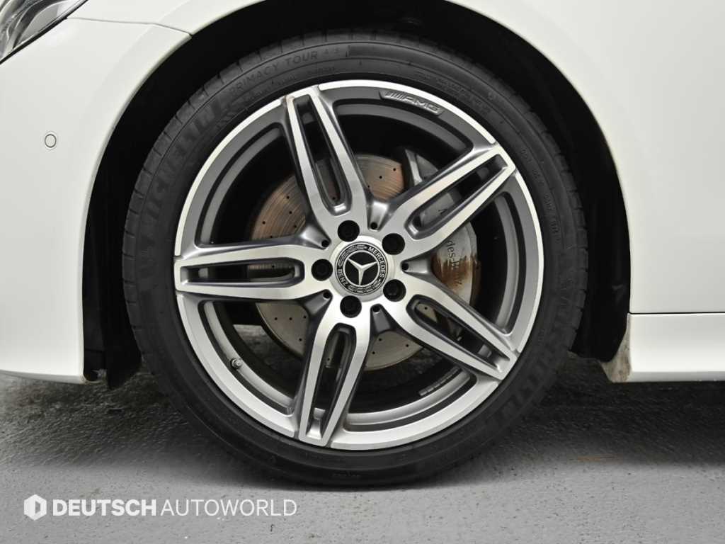 Mercedes Benz E class - Vista 5