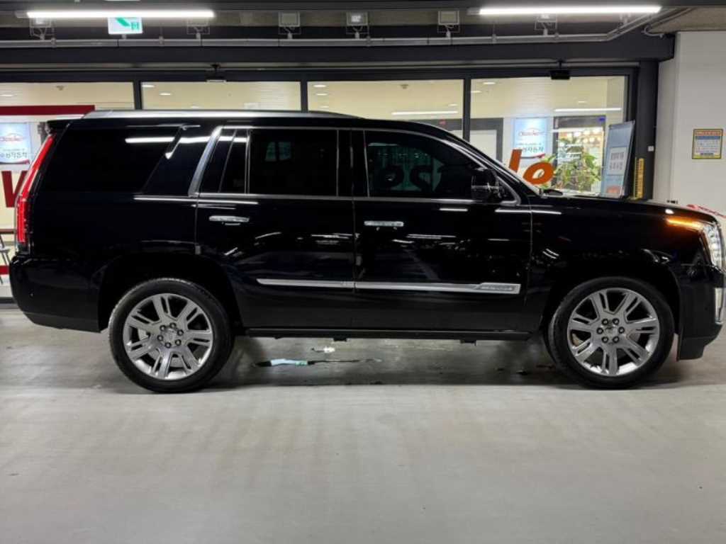 Cadillac Escalade - Vista 3