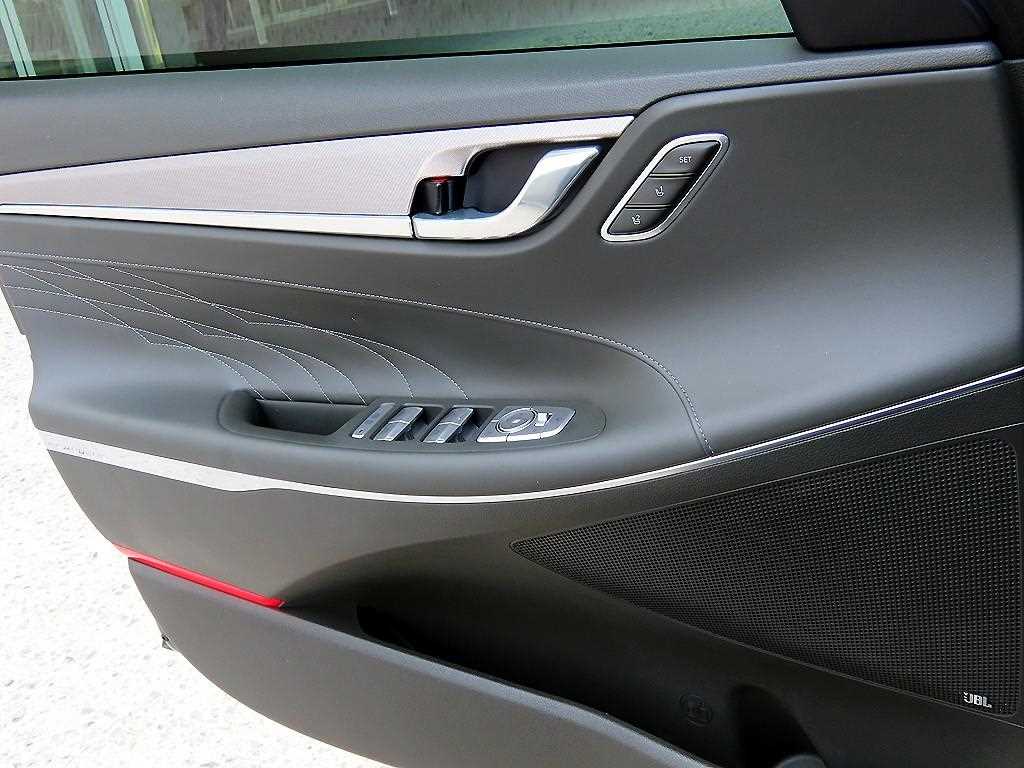 HYUNDAI Grandeur - Vista 12