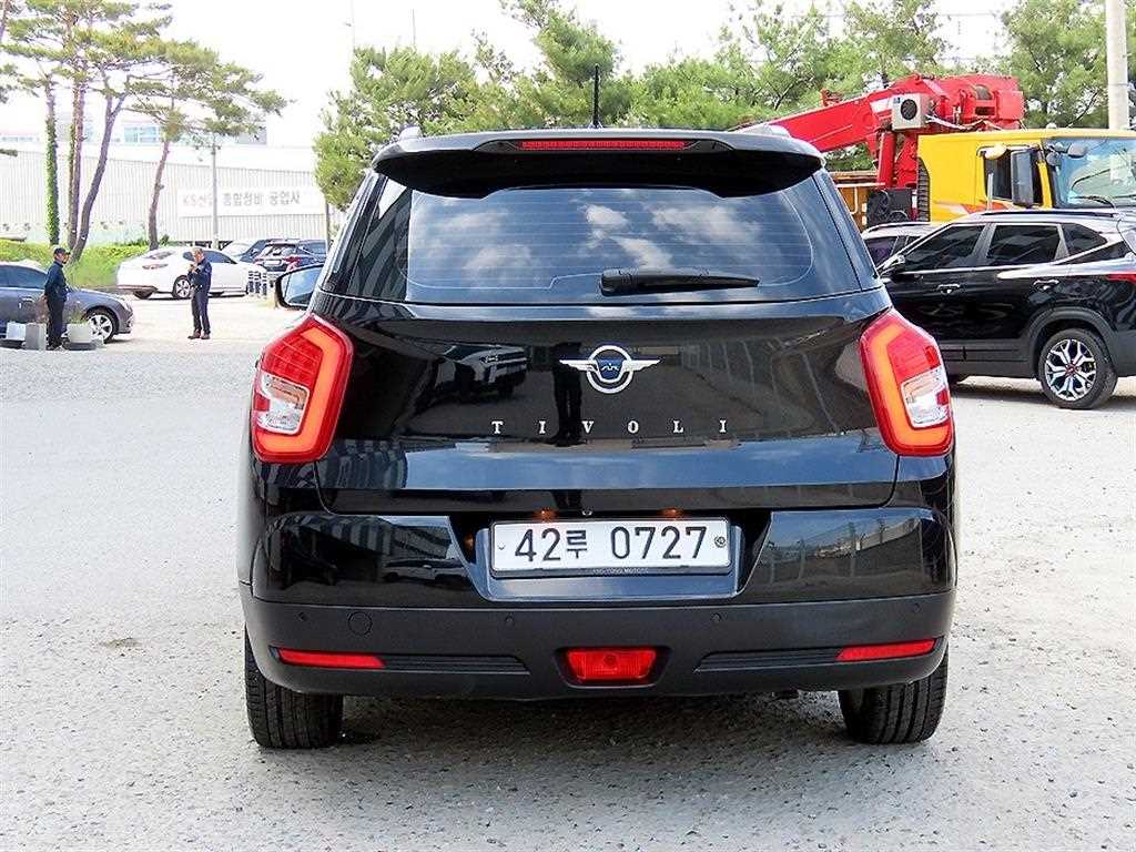 Ssangyong Tivoli - Vista 4
