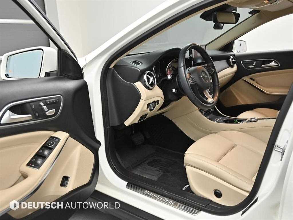 Mercedes Benz GLA Class - Vista 11