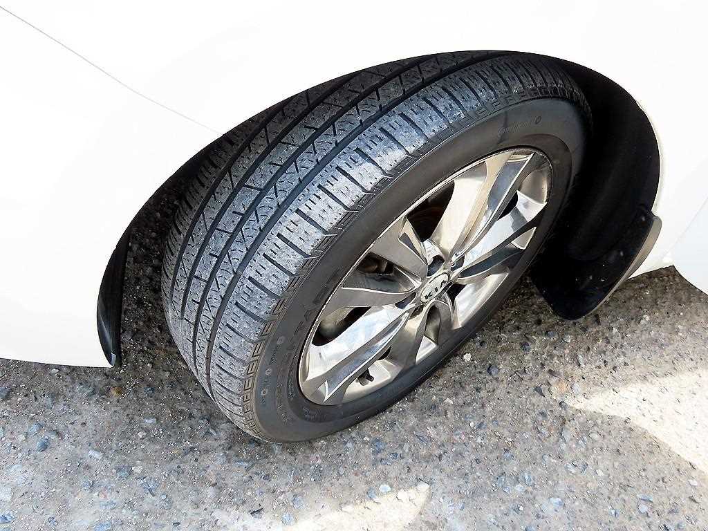 KIA Carnival - Vista 11