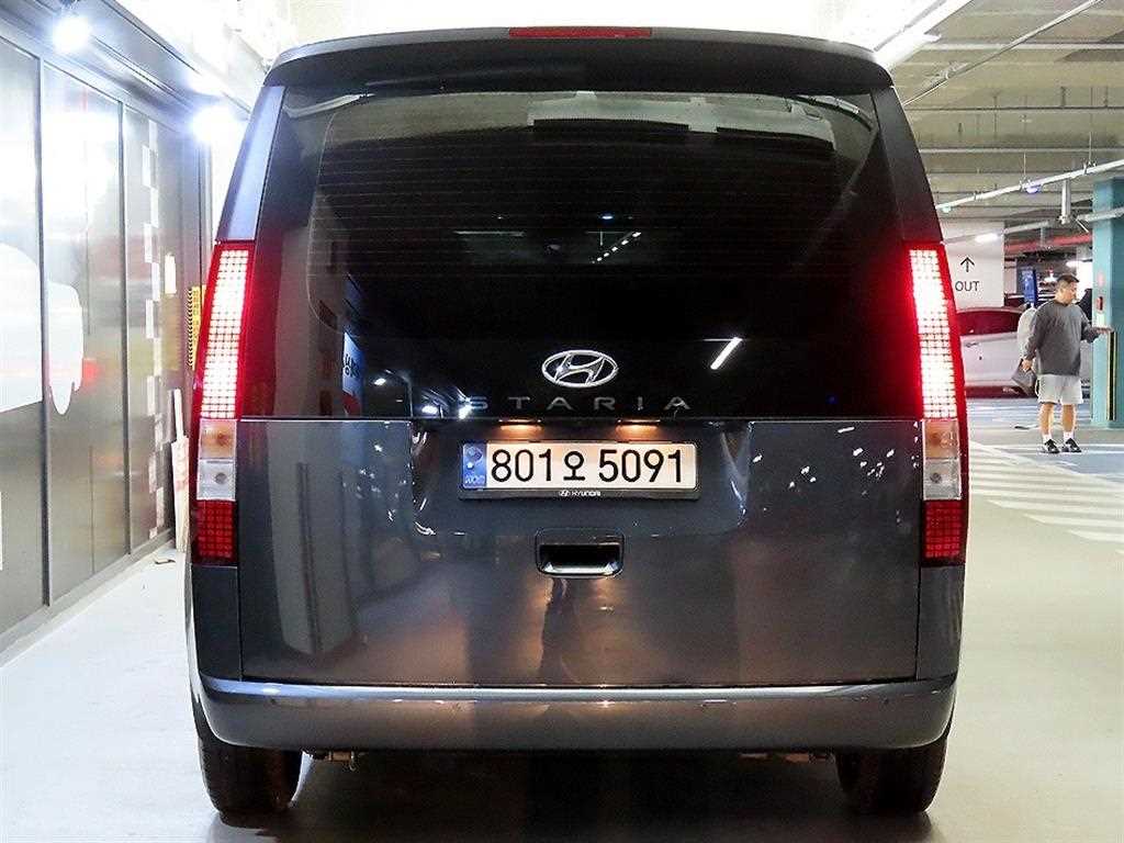 HYUNDAI Staria - Vista 5