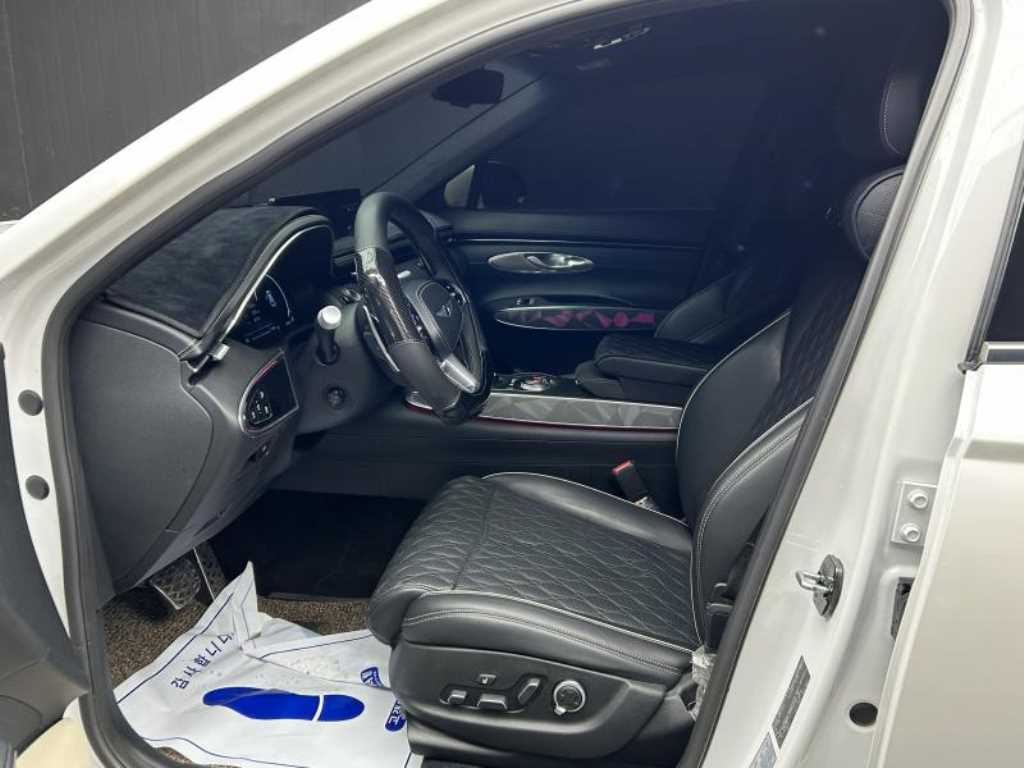 Genesis GV70 - Vista 7