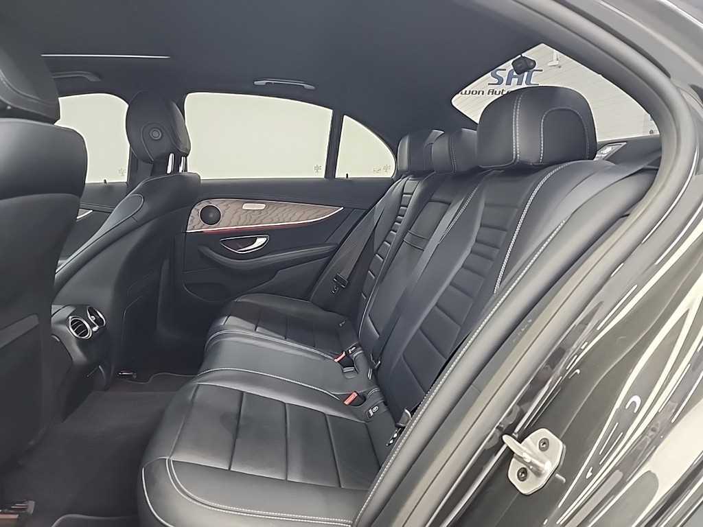 Mercedes Benz E class - Vista 12