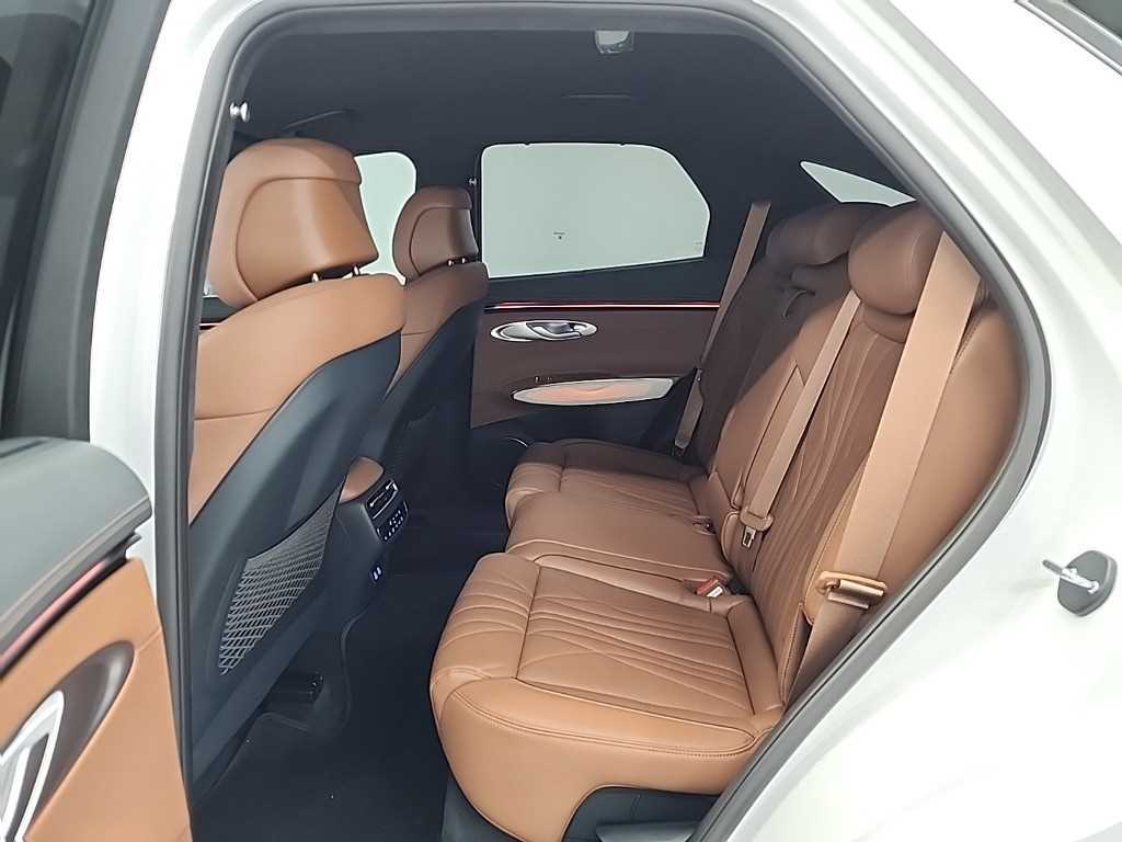 Genesis GV70 - Vista 12