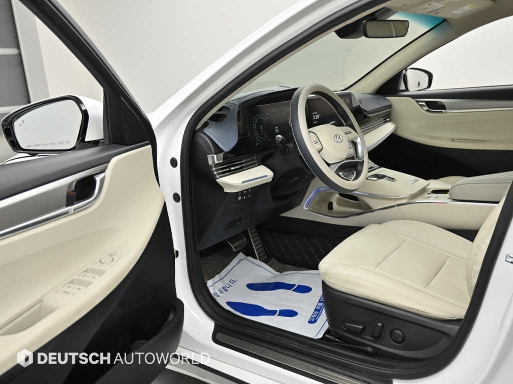 HYUNDAI Grandeur - Vista 11