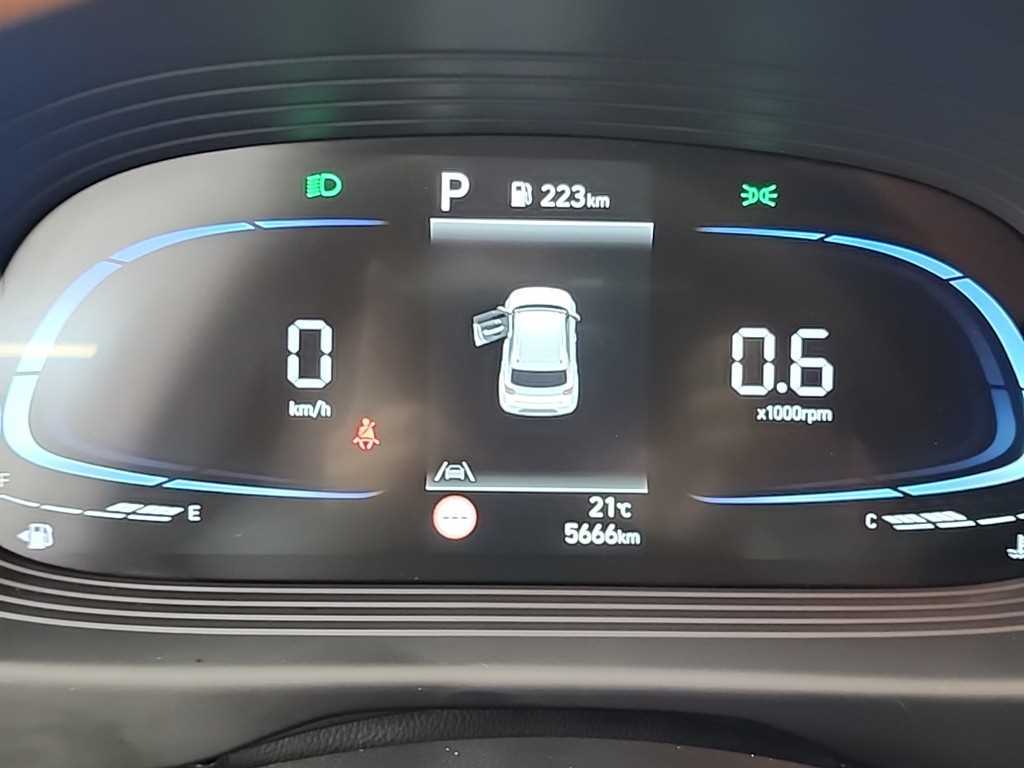 HYUNDAI Venue - Vista 6