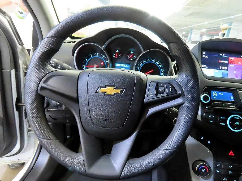 Chevrolet Cruise - Vista 8