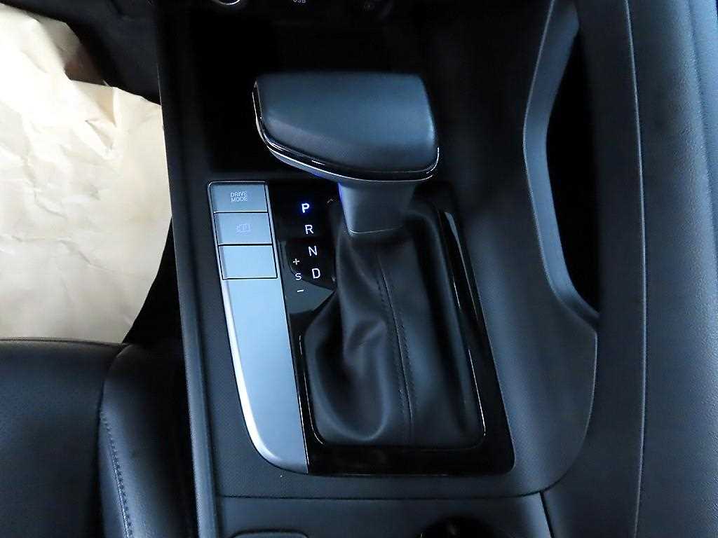 HYUNDAI Avante - Vista 10