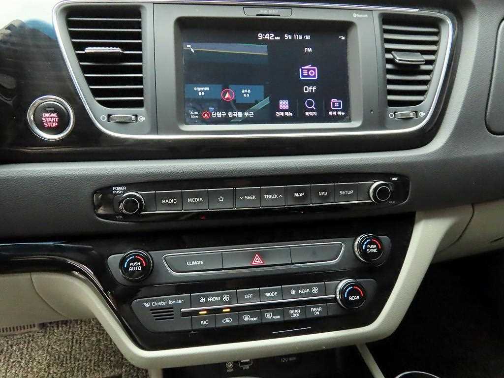 KIA Carnival - Vista 9