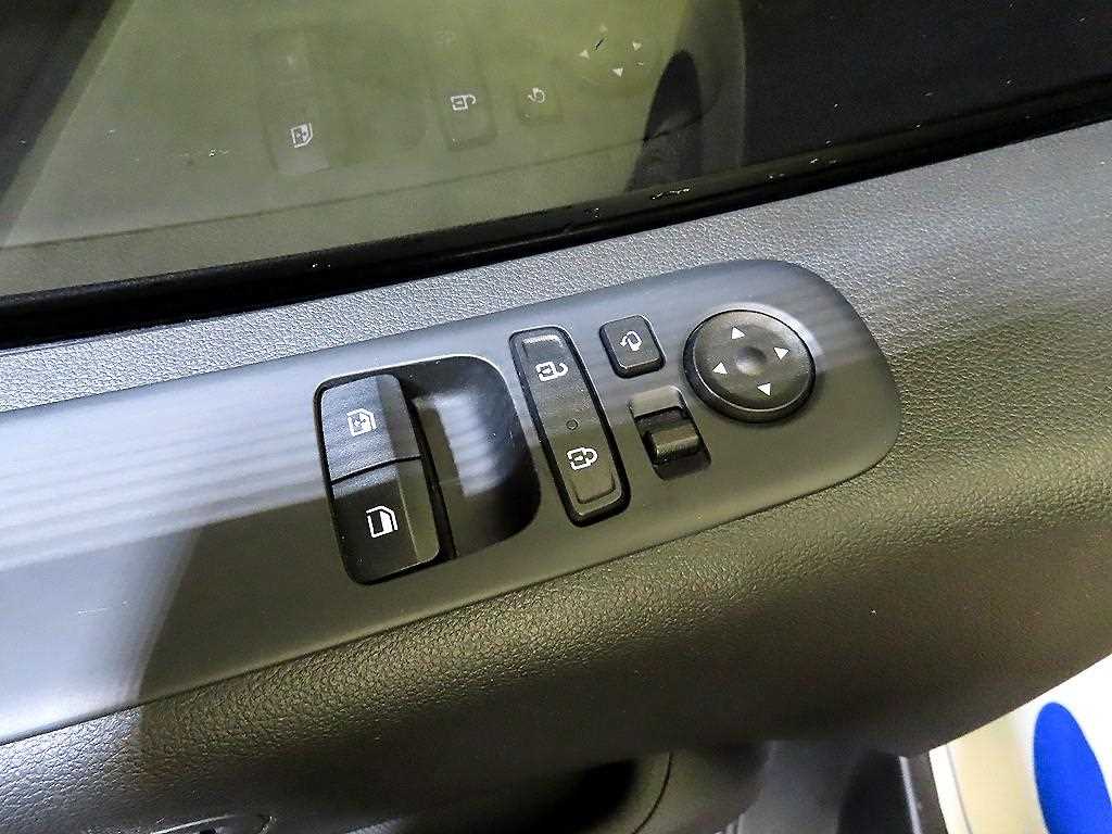 HYUNDAI Staria - Vista 12