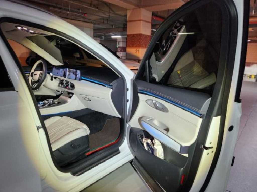 Genesis GV70 - Vista 9