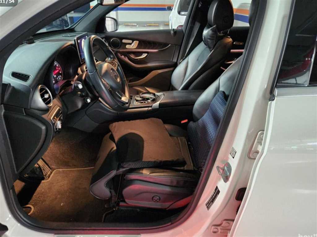 Mercedes Benz GLC Class - Vista 5