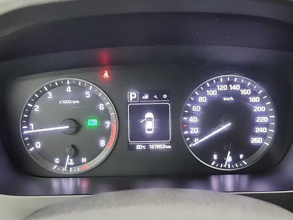 HYUNDAI Sonata - Vista 6