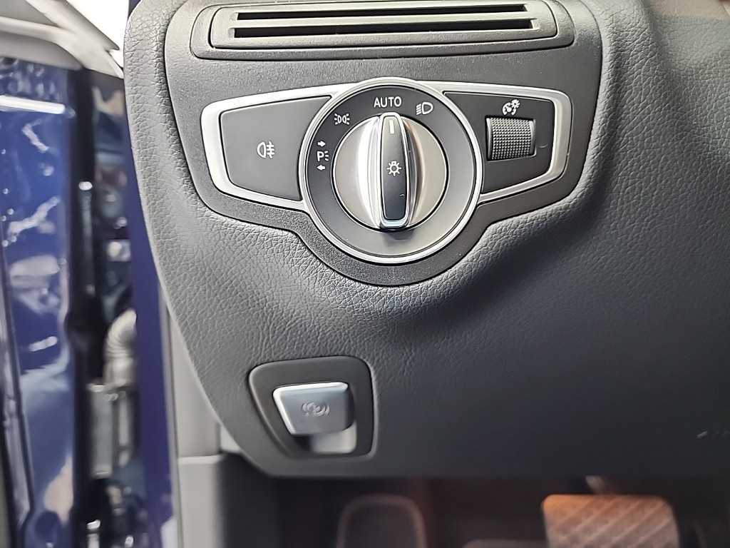 Mercedes Benz C Class 2019 Azul - Importación desde Corea - HF Imports Iquique - Foto 18