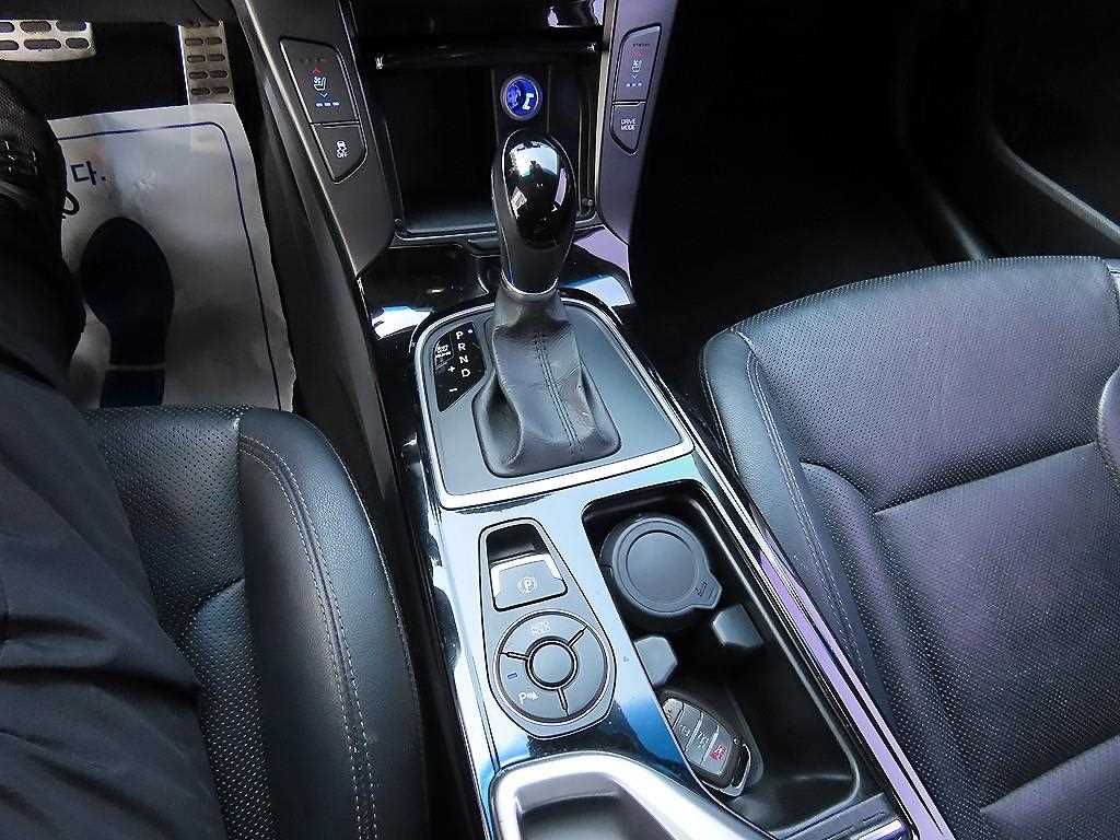 HYUNDAI i40 - Vista 10