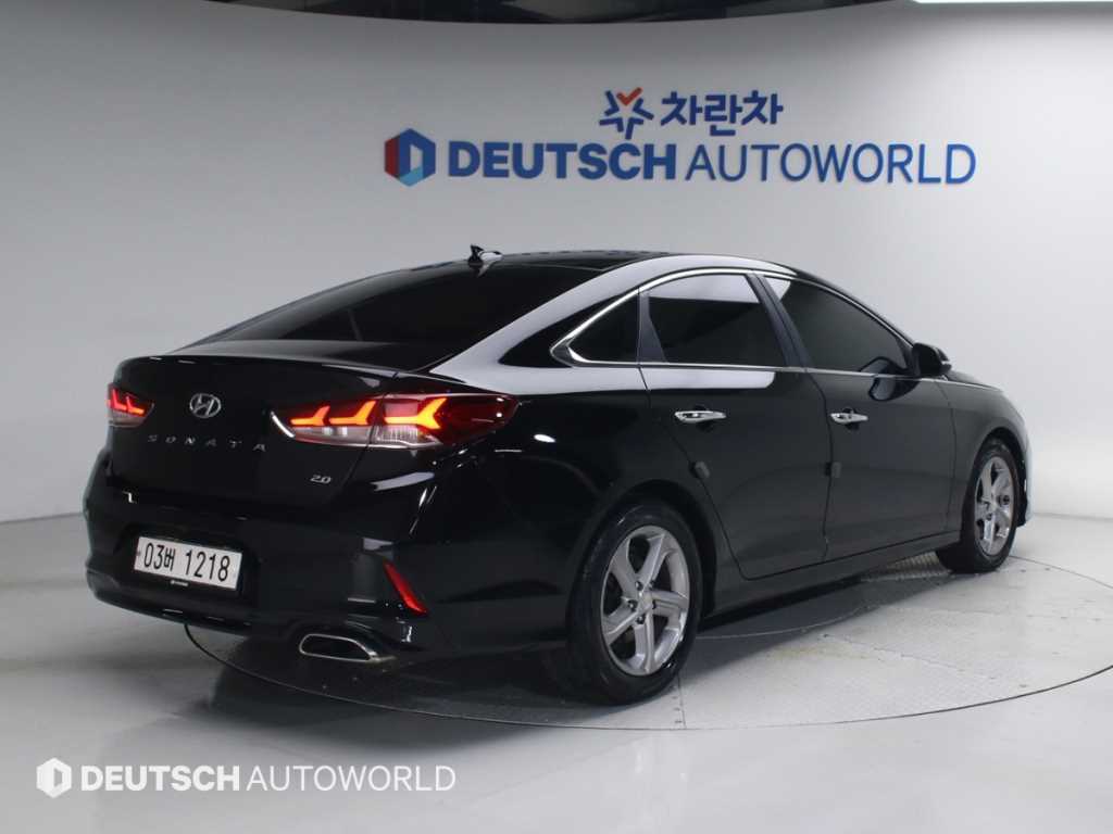 HYUNDAI Sonata - Vista 2